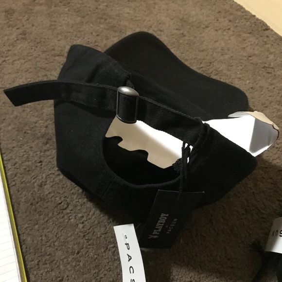 PLAYBOY X PACSUN- UNISEX Strapback Dad Hat (NWT) - Picture 5 of 14